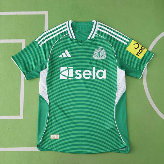 25/26 Newcastle United F.C. Visitante Player