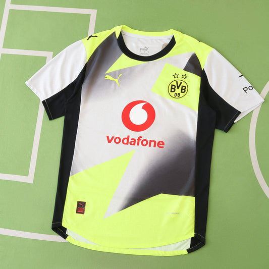25/26 Borussia Dortmund Visitante Player