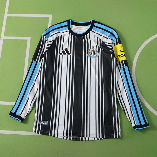 26/27 Newcastle United F.C. Local Manga larga Player