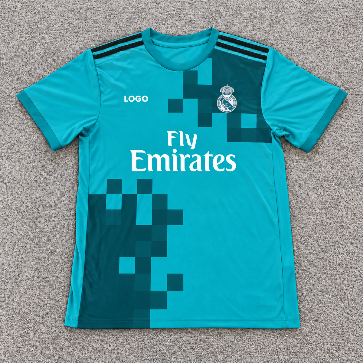 Real Madrid · Tercera 17/18 · Retro · alfombra gris