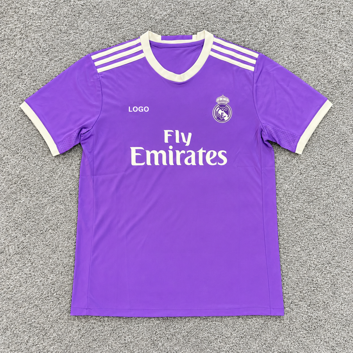 Real Madrid · Visitante 16/17 · Retro · alfombra gris