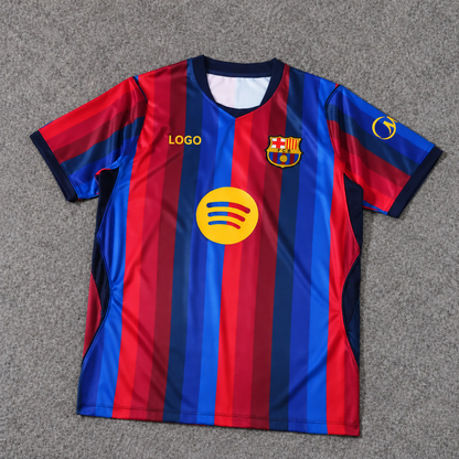 Ejemplo de camiseta Player para combinar en tu pack: FC Barcelona · Local azulgrana 26/27
