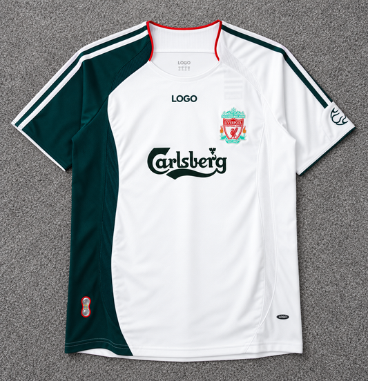Liverpool · Blanca y verde · Retro · Vista principal