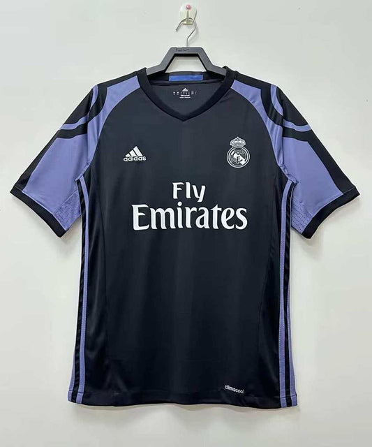 16/17 Real Madrid Tercera Retro Fan · Referencia del proveedor: 164557389
