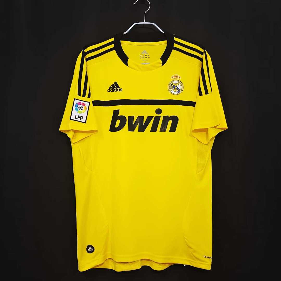 11/12 Real Madrid Yellow Retro Fan · Referencia del proveedor: 164646949