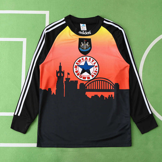 96-97 Newcastle Visitante Long sleeve Retro Fan · Referencia del proveedor: 165359618