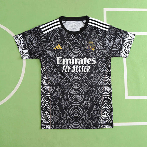 24/25 Real Madrid the year of the Loong Edición especial Player
