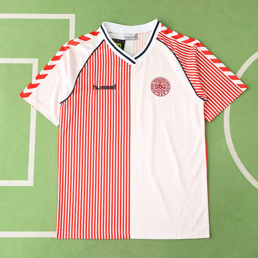 19/86 Denmark Visitante Retro Fan · Referencia del proveedor: 181809605