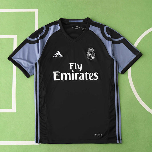 16/17 Real Madrid CF Tercera Retro Fan · Referencia del proveedor: 181946175