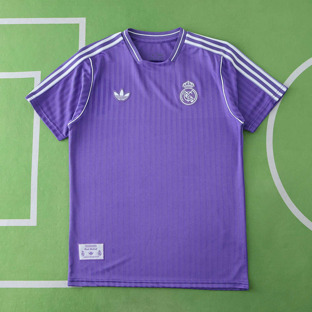 24/25 Real Madrid CF Retro T shirt · Referencia del proveedor: 186377932