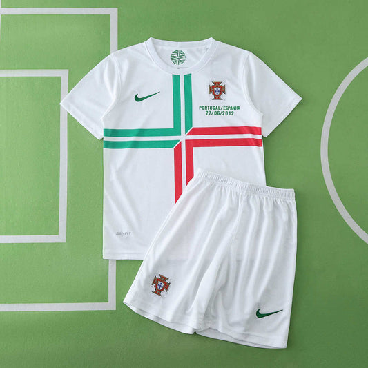 12/13 Portugal Visitante Retro Conjunto infantil · Referencia del proveedor: 186947490