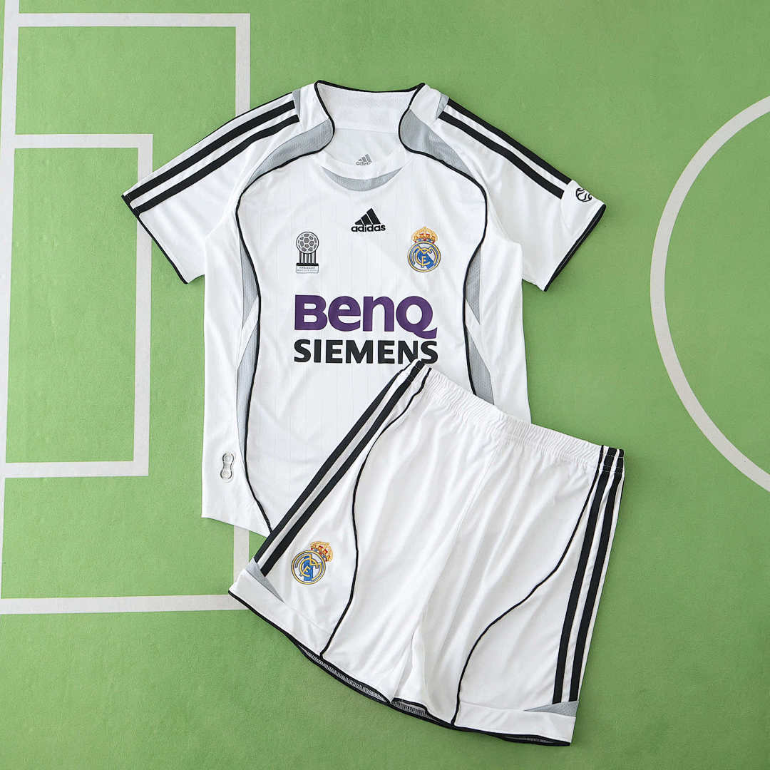 06/07 Real Madrid CF Local Retro Conjunto infantil · Referencia del proveedor: 186948206