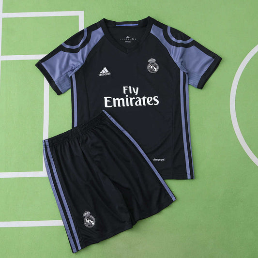 16/17 Real Madrid CF Tercera Conjunto infantil · Referencia del proveedor: 191912210