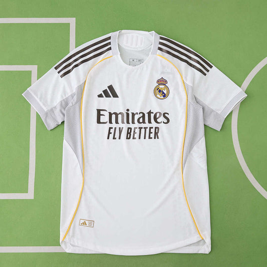 25/26 Real Madrid CF Local Player · Referencia del proveedor: 197839007