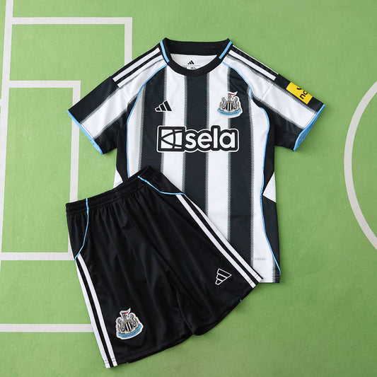 25/26 Newcastle United F.C. Local Conjunto infantil · Referencia del proveedor: 198200045