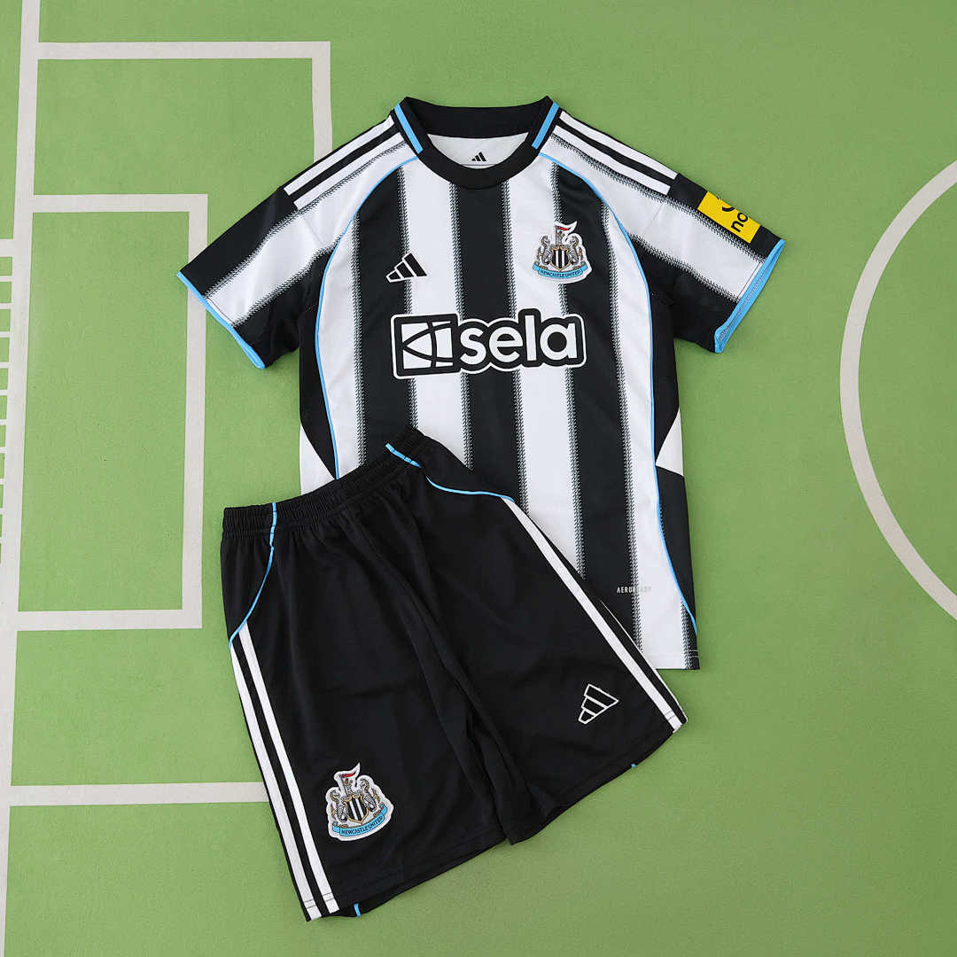 25/26 Newcastle United F.C. Local Conjunto infantil · Referencia del proveedor: 200431600