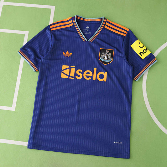 25/26 Newcastle United F.C. Tercera Fan · Referencia del proveedor: 203699939