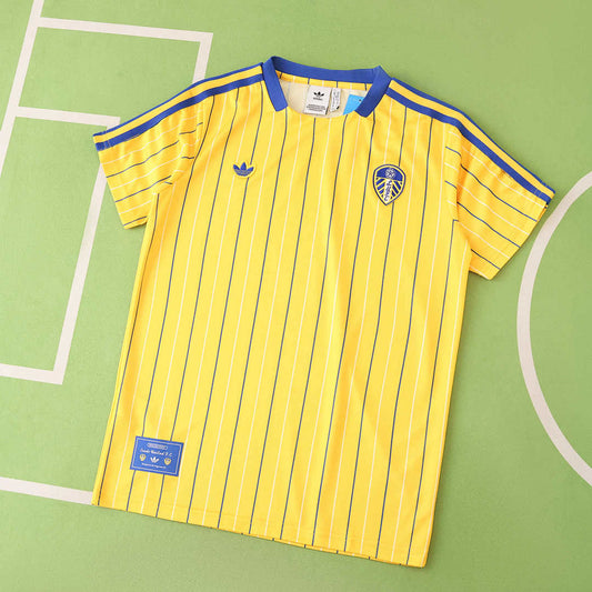 25/26 Leeds United F.C. ConceptRetro T-shirt · Referencia del proveedor: 210175941