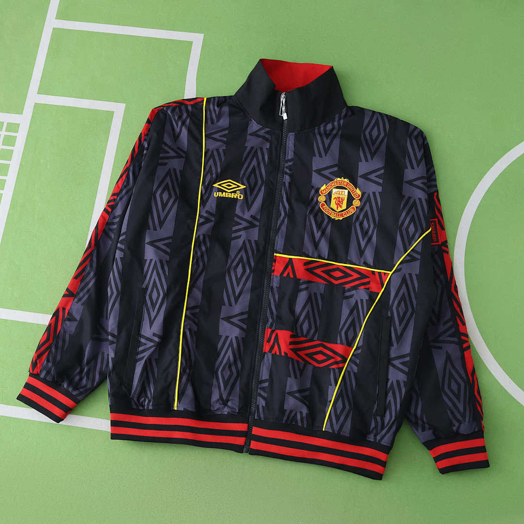25/26 Manchester United F.C. Cortavientos · Referencia del proveedor: 215393743