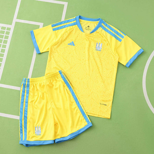 20/26 Ukraine Local Conjunto infantil · Referencia del proveedor: 218360056