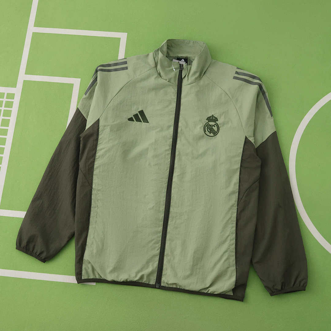 25/26 Real Madrid CF Cortavientos · Referencia del proveedor: 220066137