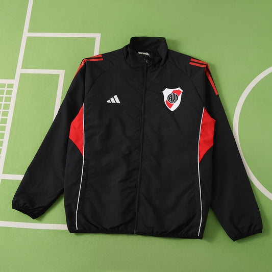 25/26 Club Atlético River Plate Cortavientos · Referencia del proveedor: 224260070