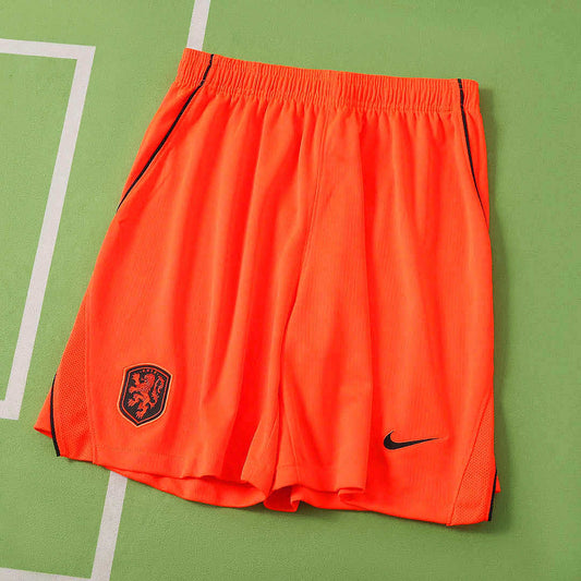 20/26 FIFA World Cup Netherlands Local shorts · Referencia del proveedor: 238357940