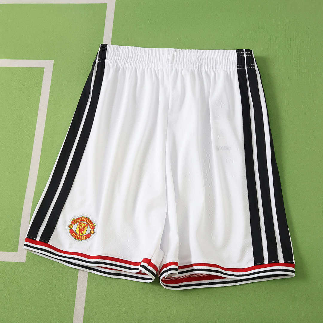 26/27 Manchester United F.C. Local shorts · Referencia del proveedor: 239342281