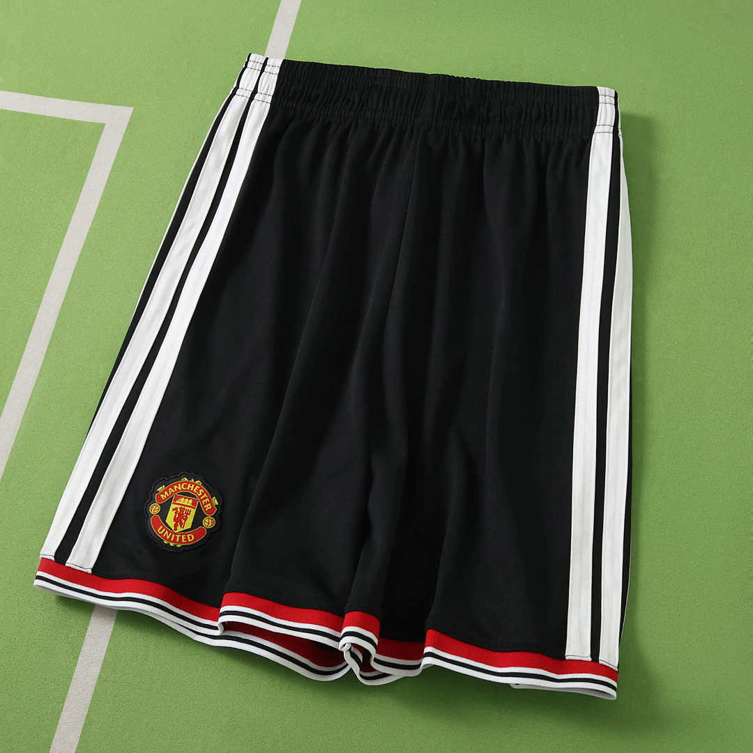 26/27 Manchester United F.C. Local shorts · Referencia del proveedor: 239593803