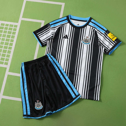 26/27 Newcastle United F.C. Local Conjunto infantil · Referencia del proveedor: 247188045