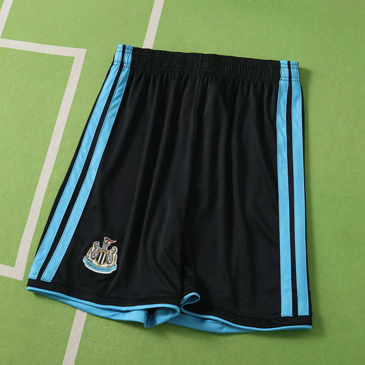 26/27 Newcastle United F.C. Local shorts · Referencia del proveedor: 247566080