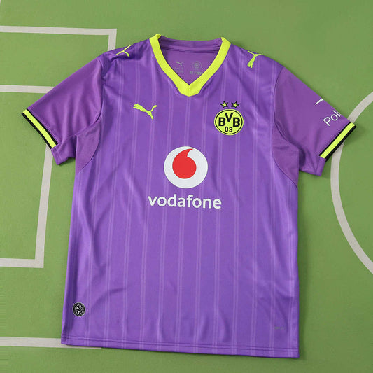 26/27 Borussia Dortmund Tercera Fan · Referencia del proveedor: 251437351