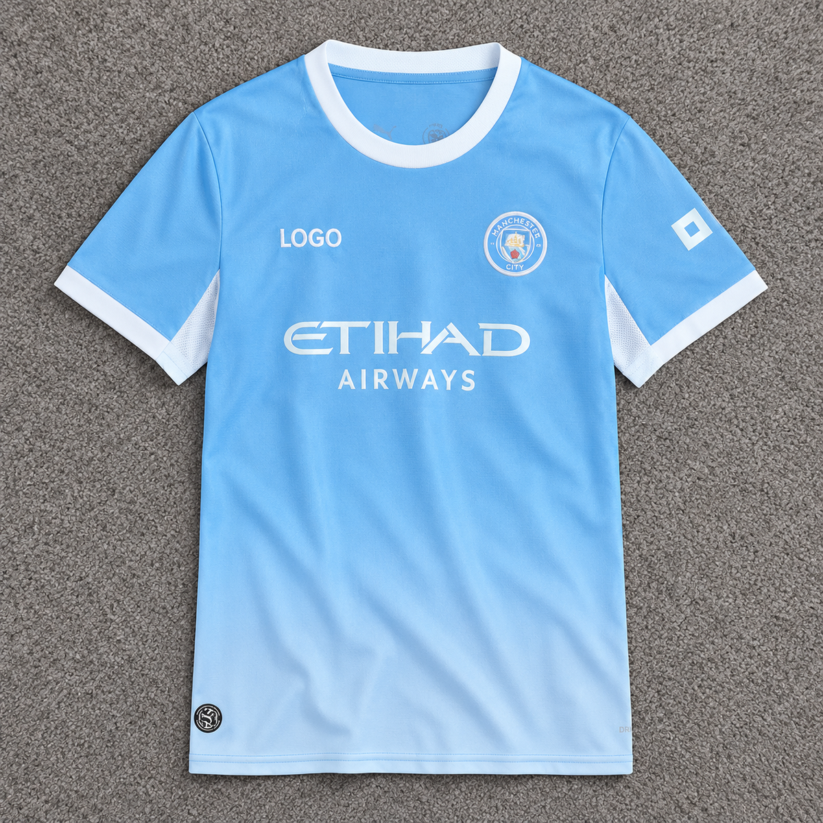 Manchester City local 26/27 sobre alfombra gris