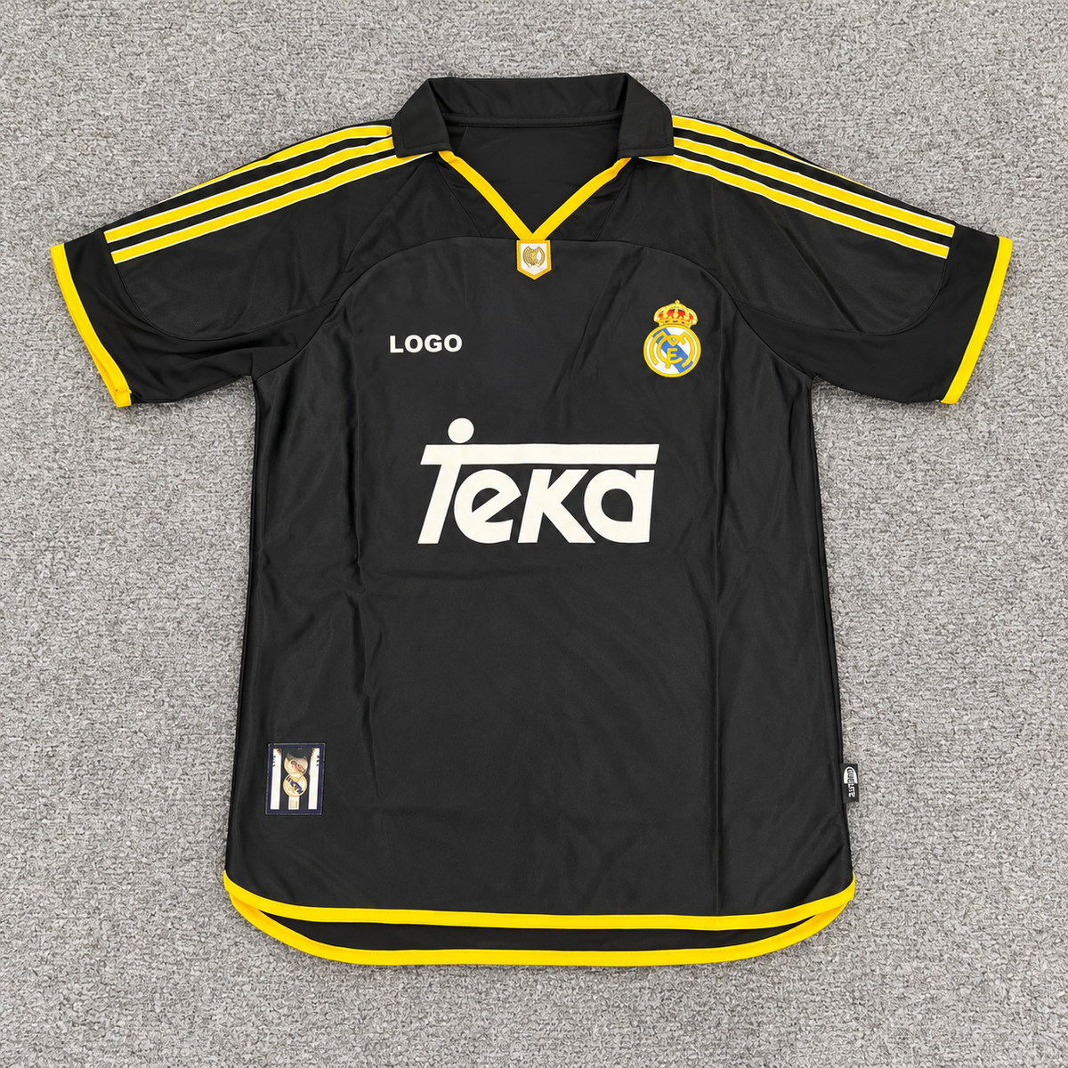 Real Madrid · Visitante 99/00 · Retro · alfombra gris
