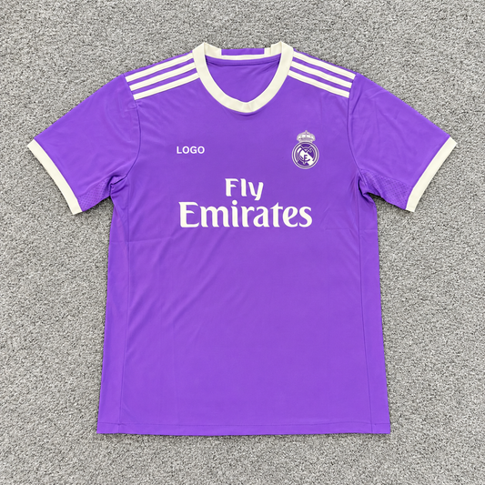 Real Madrid · Visitante 16/17 · Retro · alfombra gris